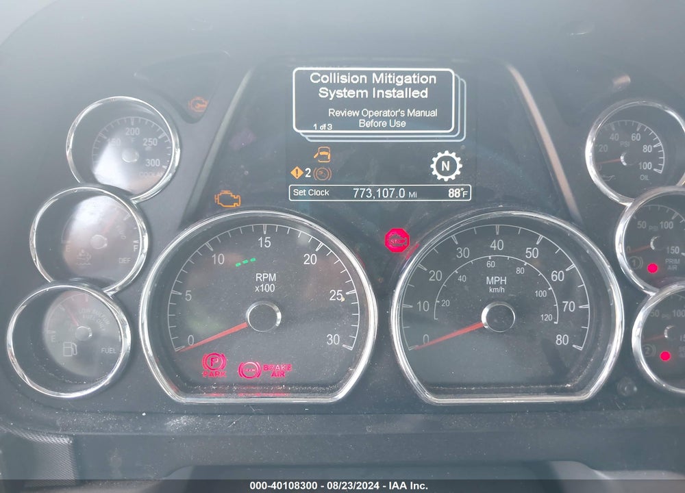 2017 PETERBILT 579 VIN: 1XPBDP9X6HD363590