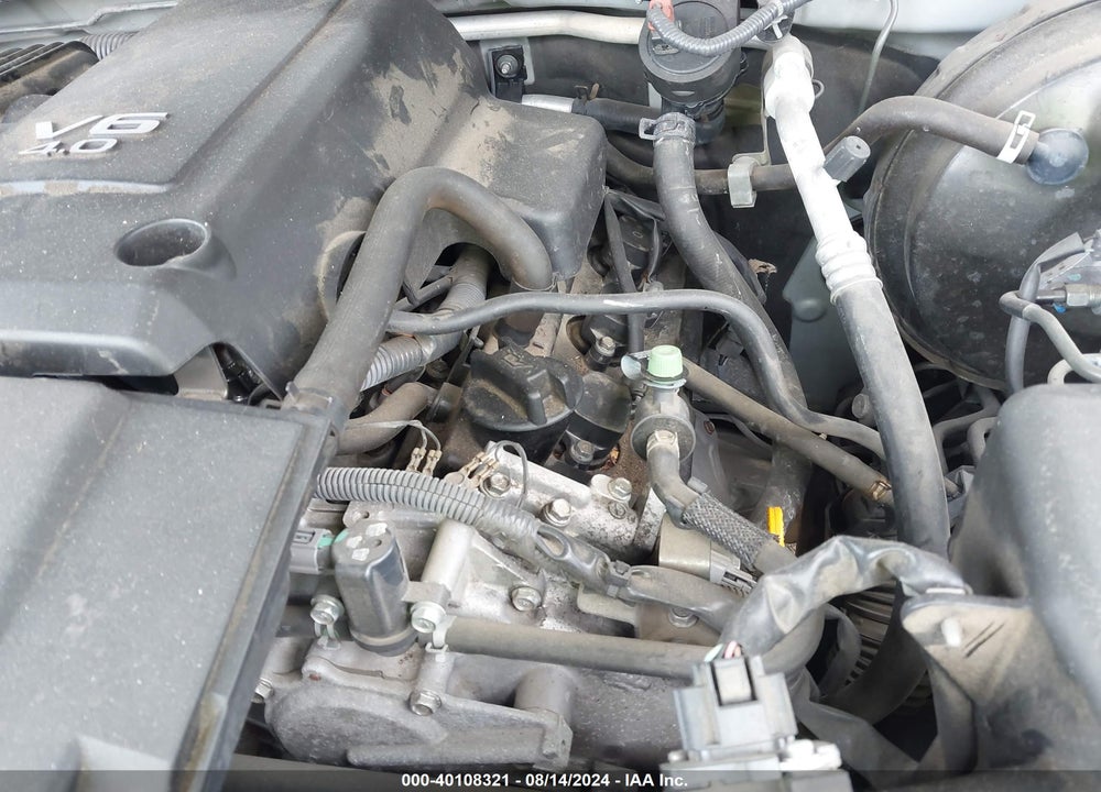 2012 NISSAN PATHFINDER SILVER VIN: 5N1AR1NNXCC617053