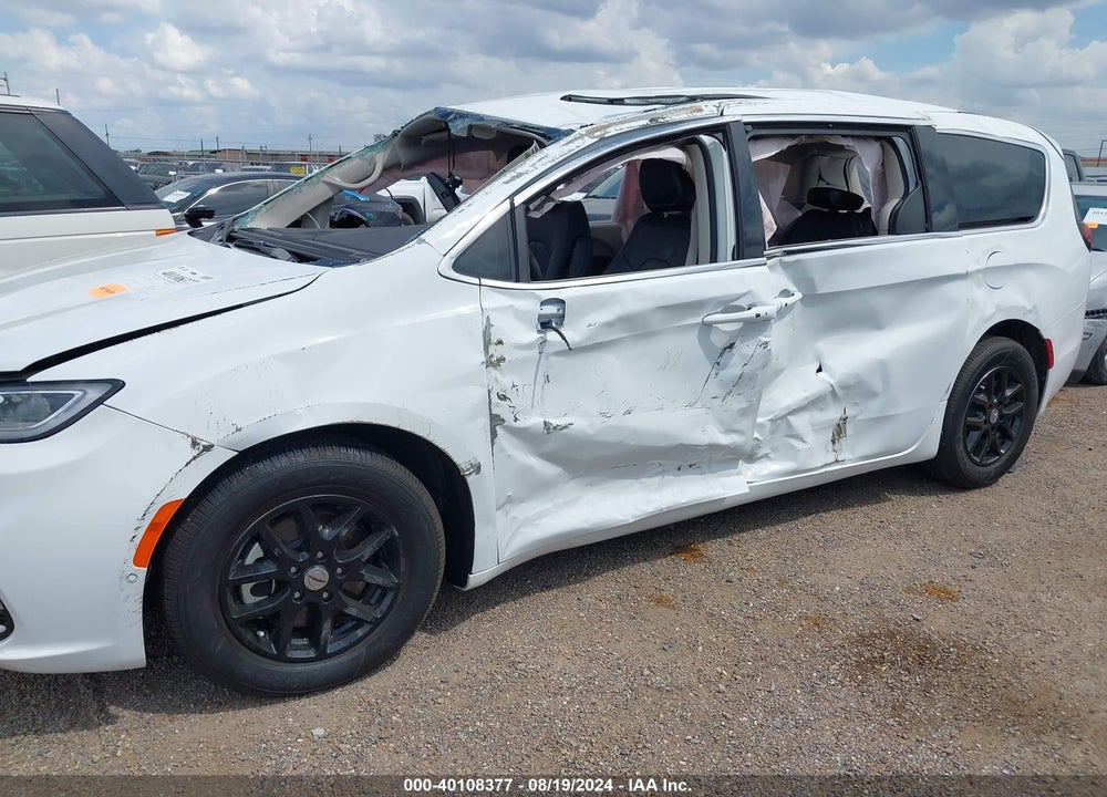 2024 CHRYSLER PACIFICA TOURING L VIN: 2C4RC1BG0RR108538