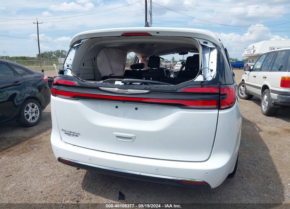 2024 CHRYSLER PACIFICA TOURING L VIN: 2C4RC1BG0RR108538