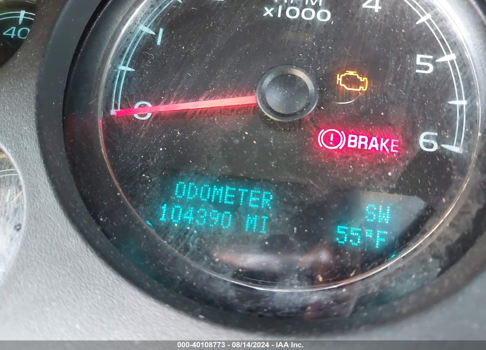 2011 CHEVROLET TAHOE LT VIN: 1GNSCBE00BR376630