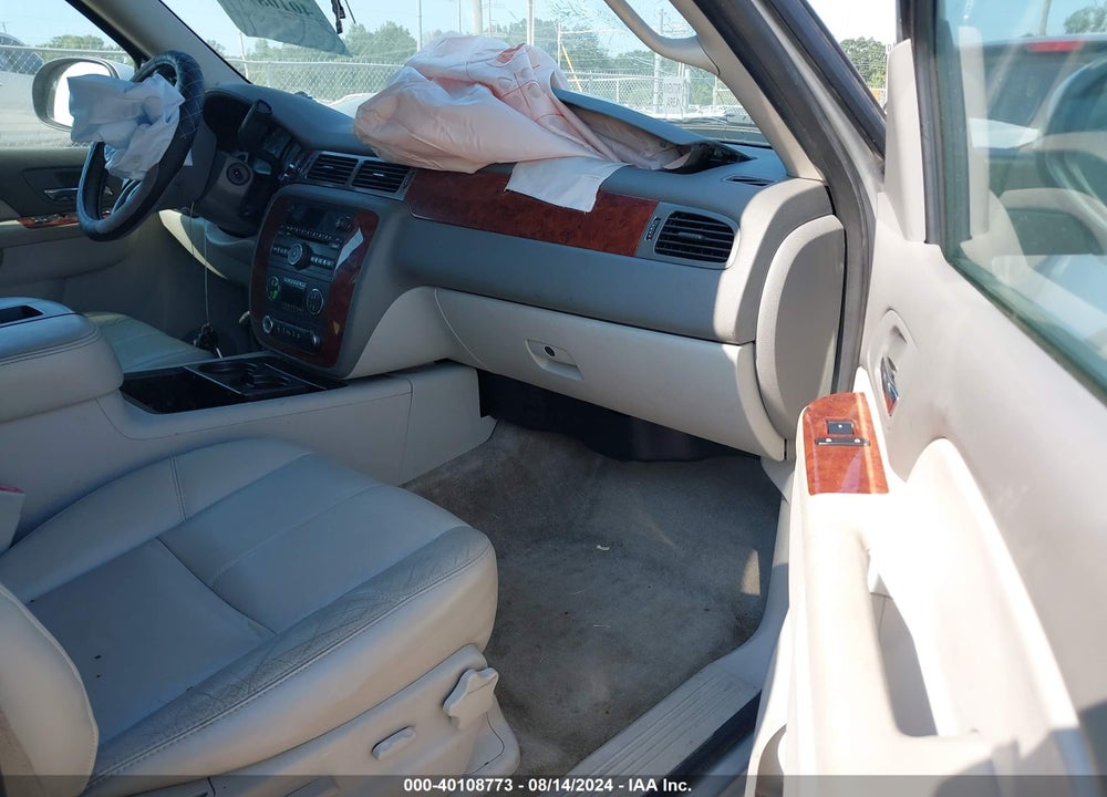2011 CHEVROLET TAHOE LT VIN: 1GNSCBE00BR376630