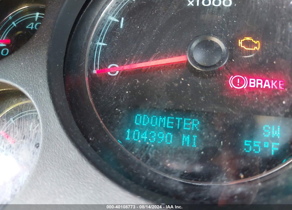 2011 CHEVROLET TAHOE LT VIN: 1GNSCBE00BR376630