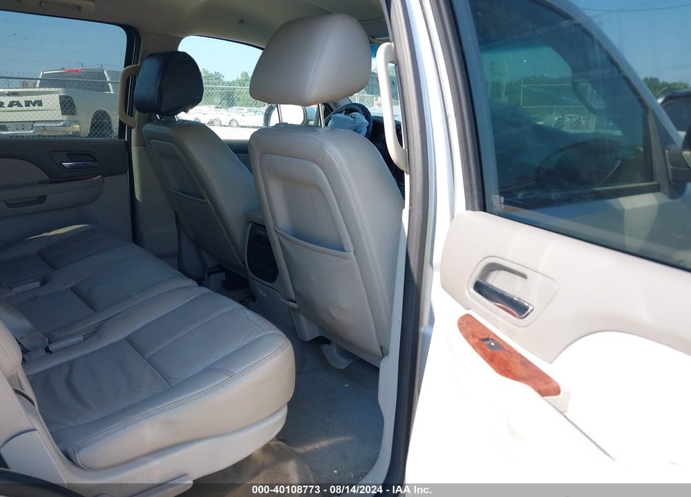 2011 CHEVROLET TAHOE LT VIN: 1GNSCBE00BR376630