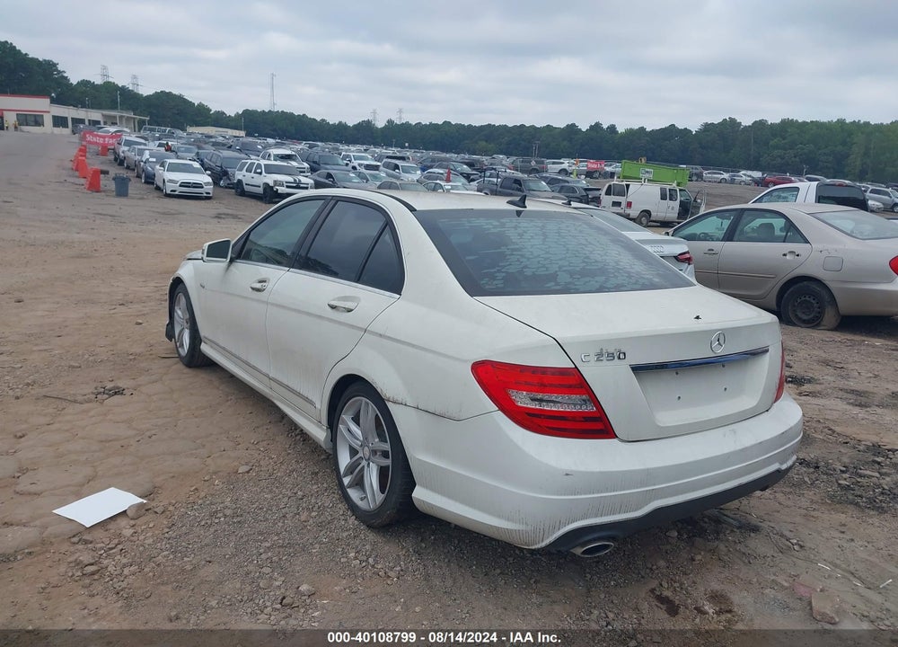 2012 MERCEDES-BENZ C 250 LUXURY/SPORT VIN: WDDGF4HB8CA633666