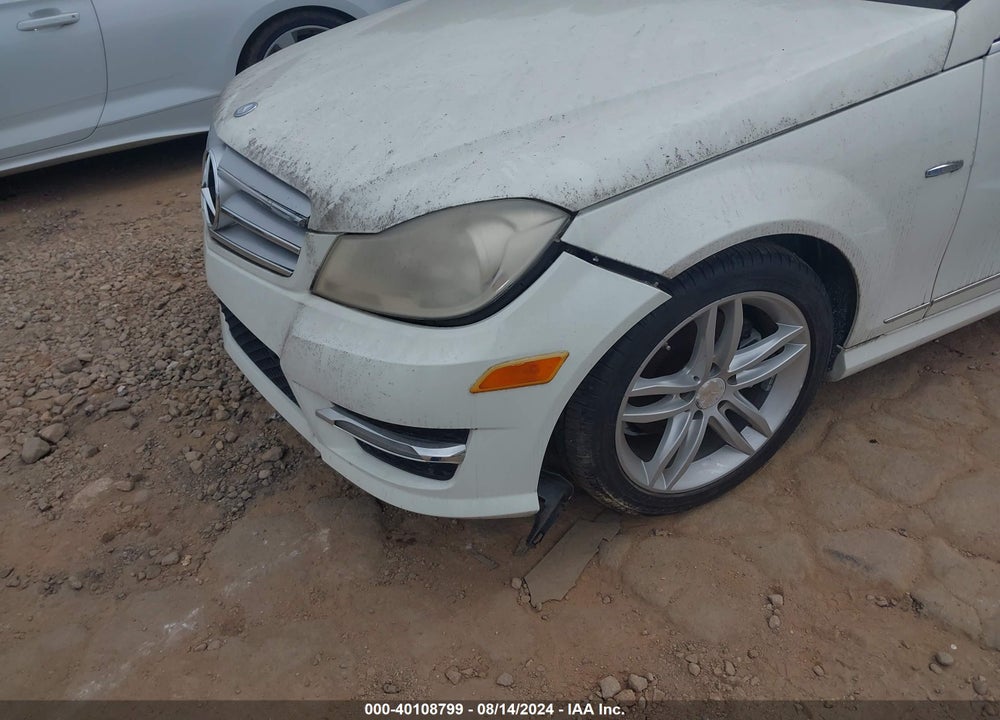 2012 MERCEDES-BENZ C 250 LUXURY/SPORT VIN: WDDGF4HB8CA633666