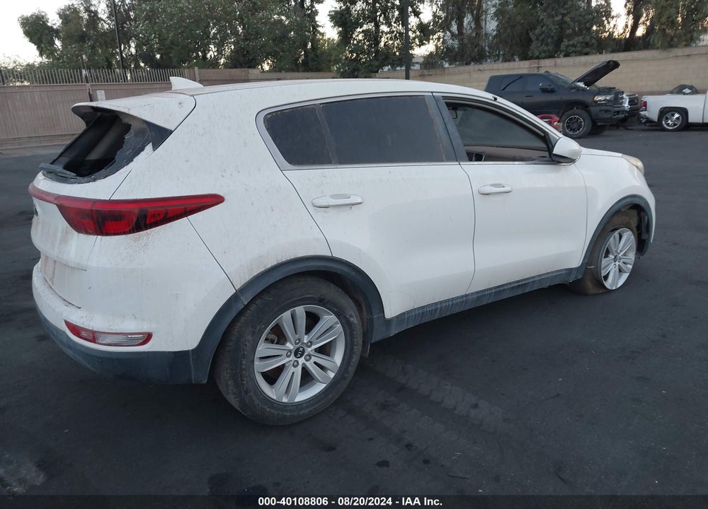 2018 KIA SPORTAGE LX VIN: KNDPM3AC3J7448710
