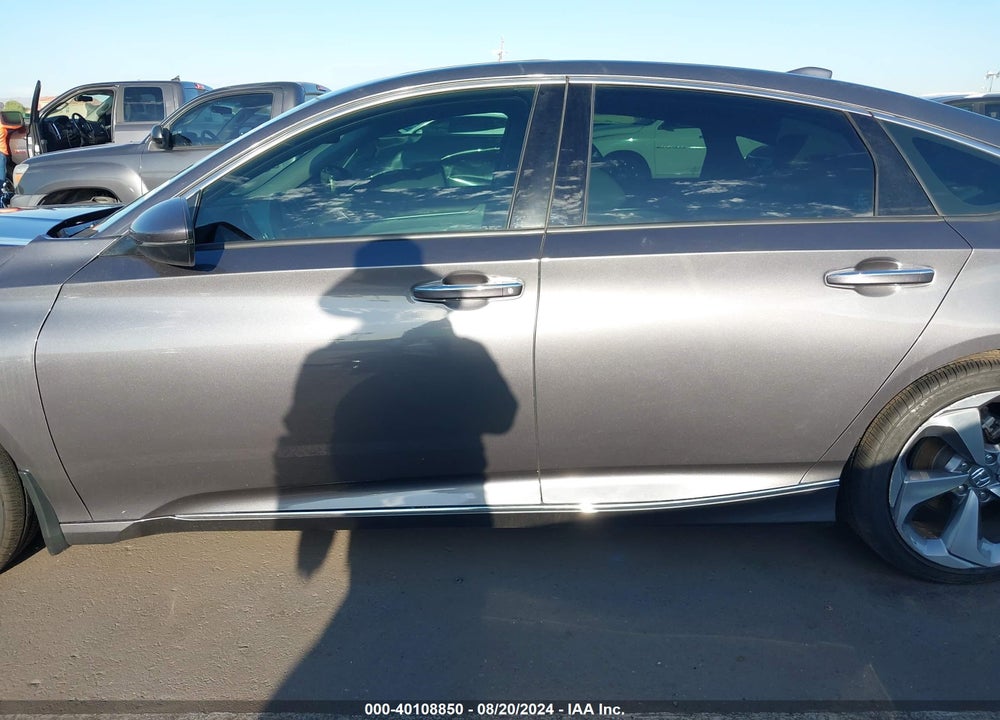 2018 HONDA ACCORD TOURING 2.0T VIN: 1HGCV2F99JA005470