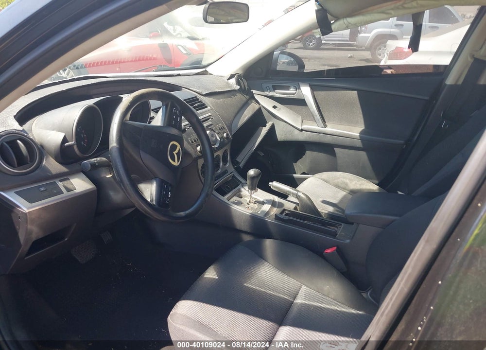2010 MAZDA 3 I TOURING VIN: JM1BL1SF8A1130403
