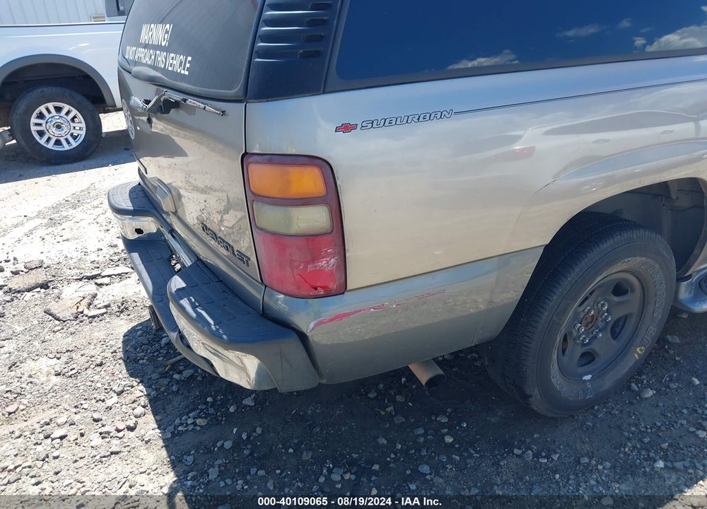 2002 CHEVROLET SUBURBAN 1500 LT VIN: 1GNEC16Z42J239922