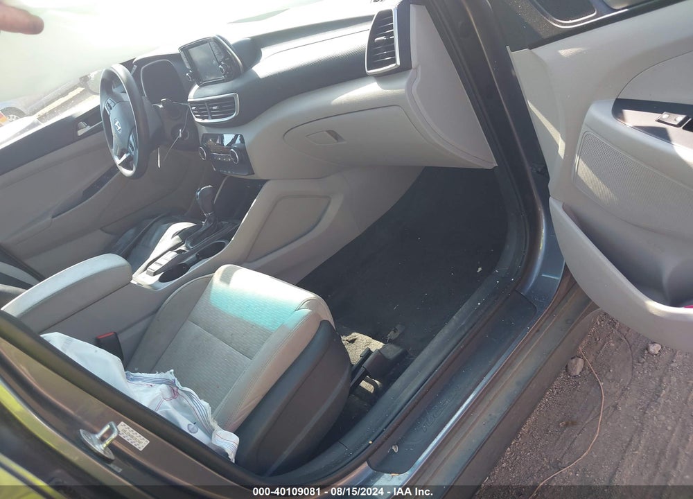 2019 HYUNDAI TUCSON SE VIN: KM8J23A48KU912447