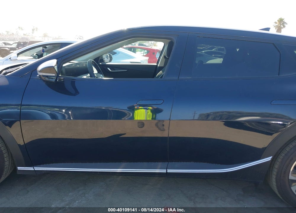 2024 KIA EV6 LIGHT LONG RANGE VIN: KNDC34LA5R5172122