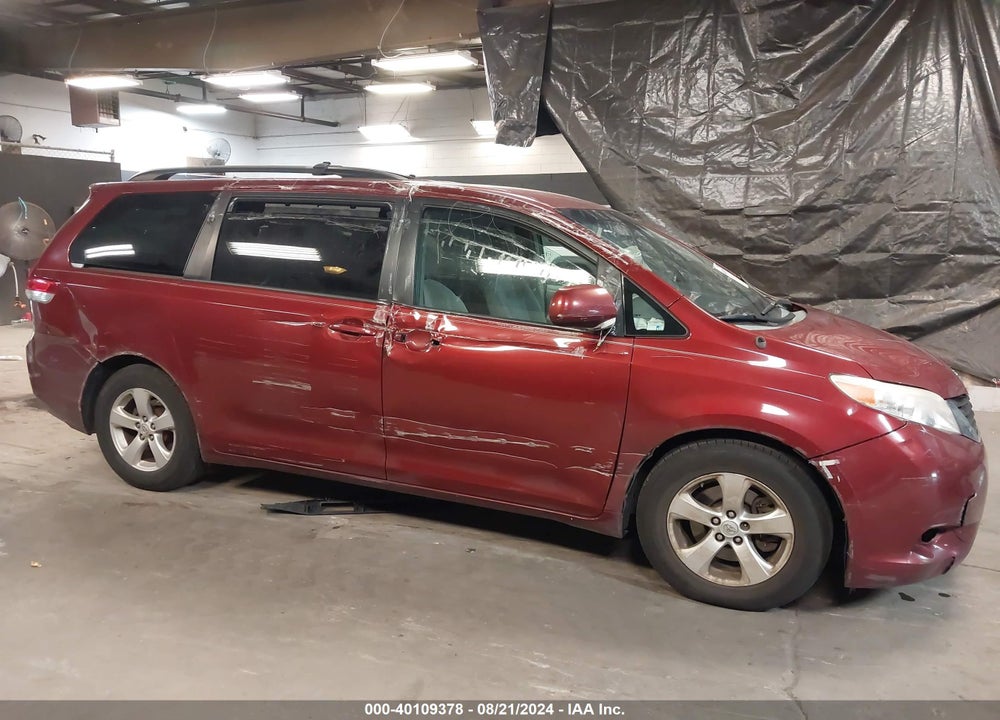 2013 TOYOTA SIENNA LE V6 8 PASSENGER VIN: 5TDKK3DC2DS367011