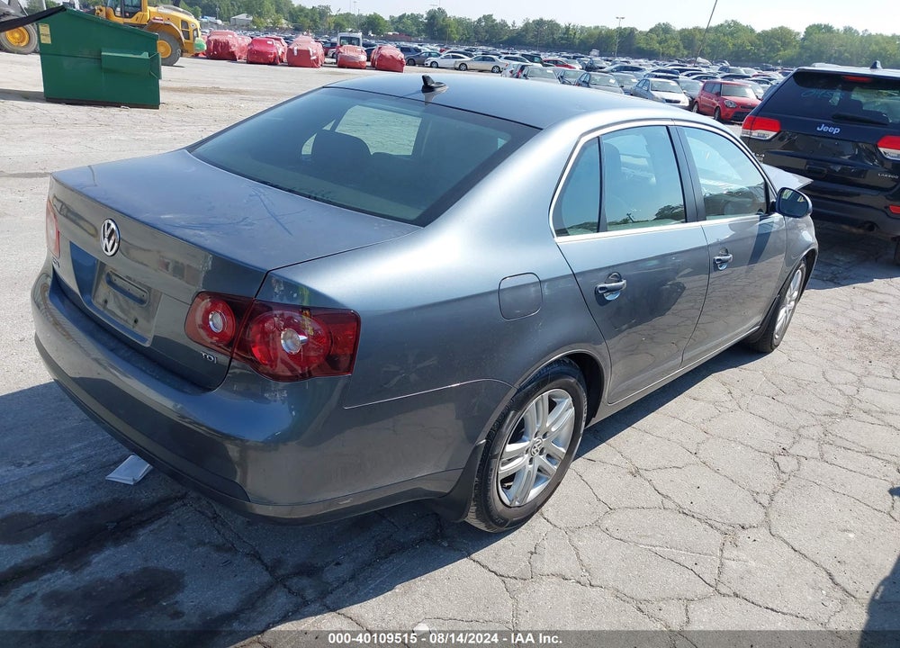 2010 VOLKSWAGEN JETTA TDI VIN: 3VWRL7AJ8AM177602