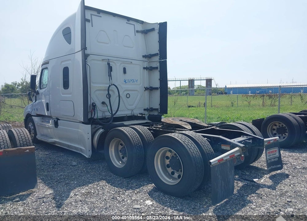 2018 FREIGHTLINER NEW CASCADIA 126 VIN: 3AKJHHDR4JSJV3207