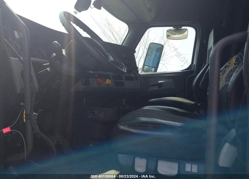 2018 FREIGHTLINER NEW CASCADIA 126 VIN: 3AKJHHDR4JSJV3207