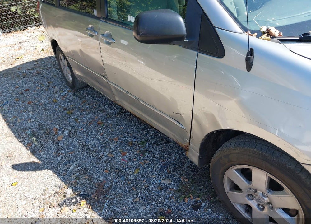 2004 TOYOTA SIENNA LE VIN: 5TDZA23C04S081087