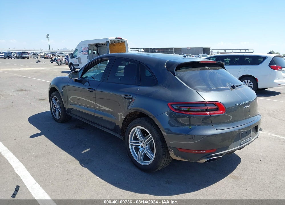 2017 PORSCHE MACAN VIN: WP1AA2A58HLB83339