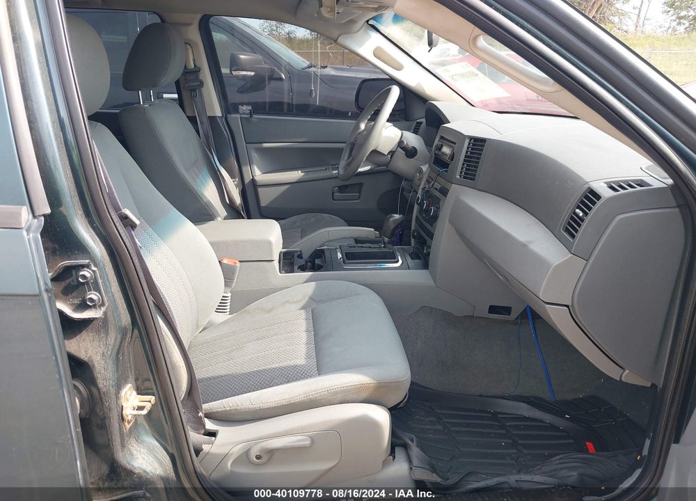2005 JEEP GRAND CHEROKEE VIN: 1J4GR48K85C642404
