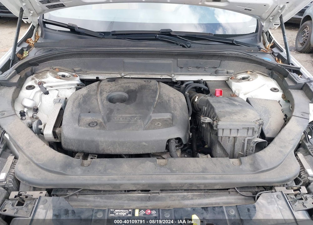 2018 VOLVO XC60 T6 MOMENTUM VIN: YV4A22RK3J1031962