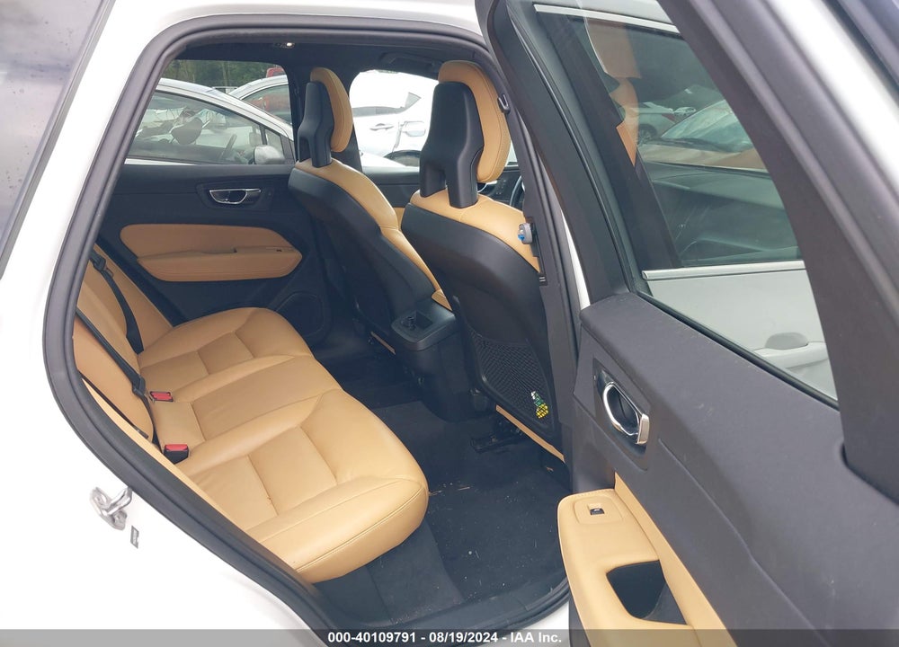 2018 VOLVO XC60 T6 MOMENTUM VIN: YV4A22RK3J1031962