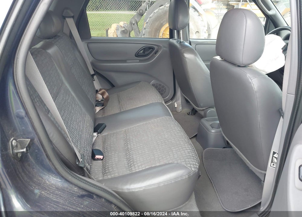 2002 FORD ESCAPE XLS VIN: 1FMYU01B52KA08556