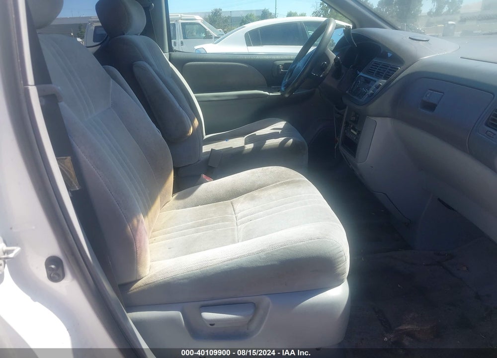 1999 TOYOTA SIENNA CE VIN: 4T3ZF19C6XU170510