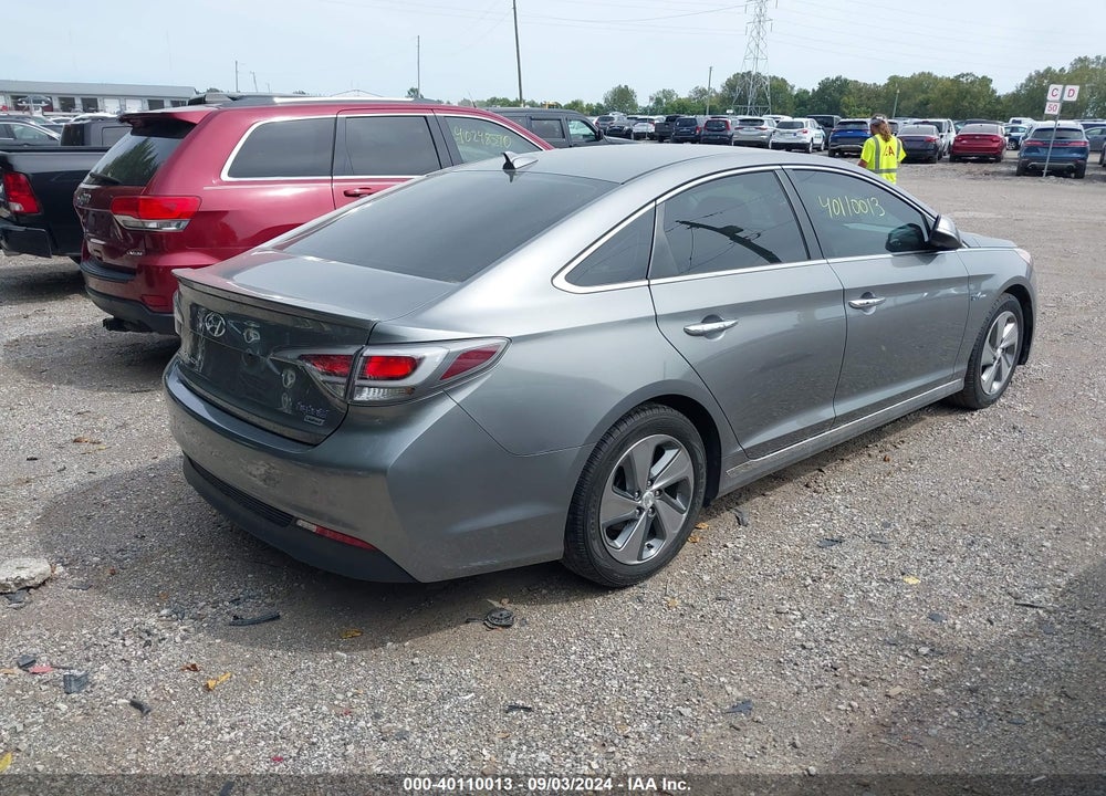 2017 HYUNDAI SONATA HYBRID VIN: KMHE34L18HA057587
