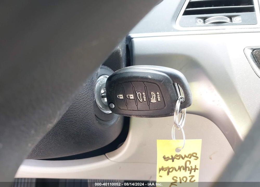 2015 HYUNDAI SONATA SE VIN: 5NPE24AF9FH011245