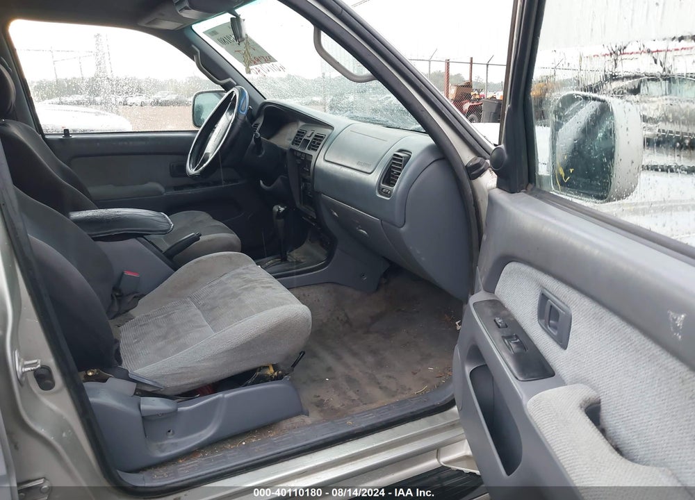 2000 TOYOTA 4RUNNER SR5 V6 VIN: JT3GN86R8Y0166223