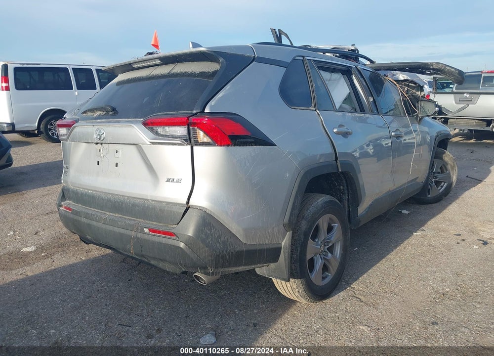 2022 TOYOTA RAV4 XLE VIN: 2T3W1RFV0NW193218