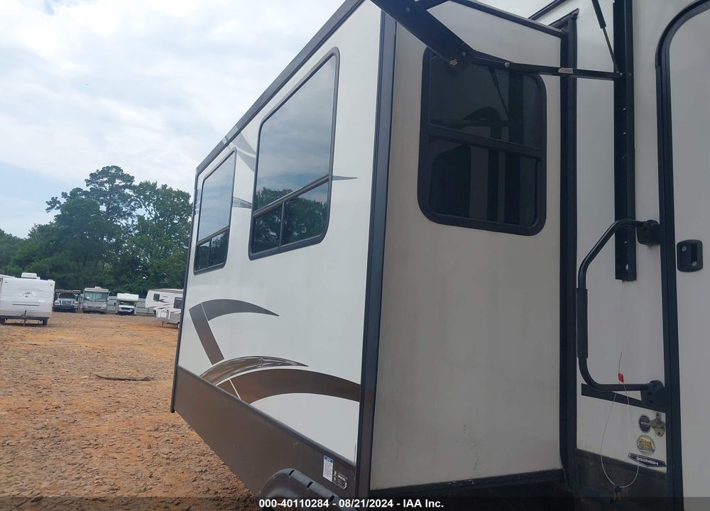 2019 FOREST RIVER PRIME T CRUSADER FIFTH WHEEL VIN: 5ZT3CS3B7KG124658