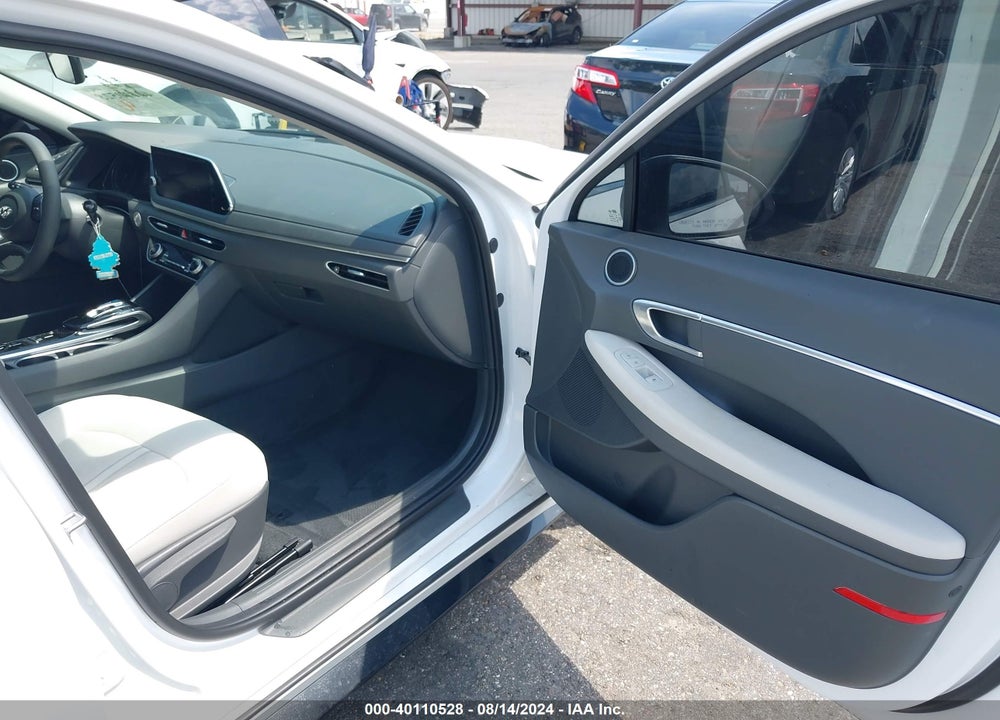 2023 HYUNDAI SONATA SEL VIN: KMHL64JA4PA303504