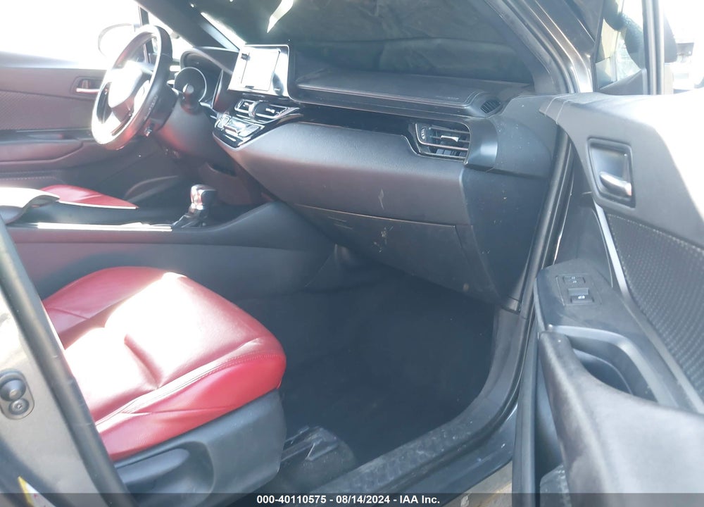 2018 TOYOTA C-HR XLE PREMIUM VIN: NMTKHMBX0JR032236