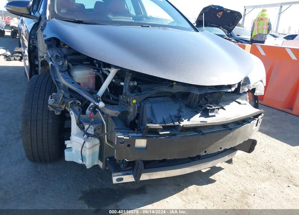 2018 TOYOTA C-HR XLE PREMIUM VIN: NMTKHMBX0JR032236