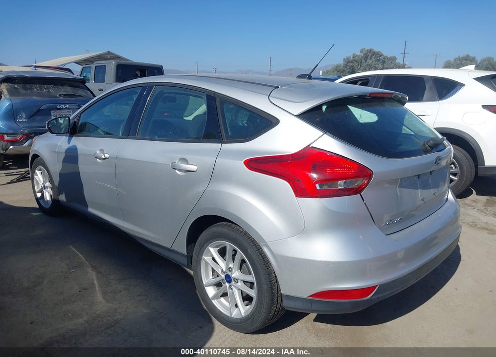 2017 FORD FOCUS SE VIN: 1FADP3K24HL329135
