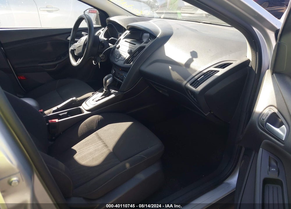 2017 FORD FOCUS SE VIN: 1FADP3K24HL329135