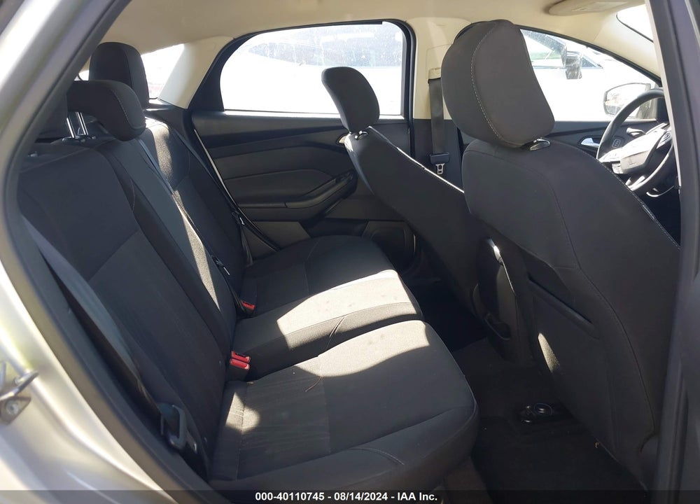 2017 FORD FOCUS SE VIN: 1FADP3K24HL329135