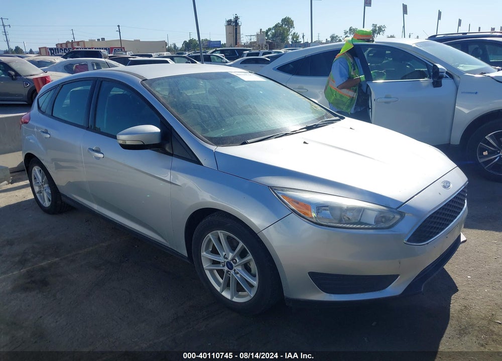 2017 FORD FOCUS SE VIN: 1FADP3K24HL329135