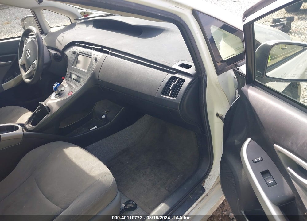 2015 TOYOTA PRIUS TWO VIN: JTDKN3DU2F1890853