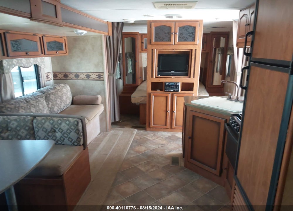 2011 PASSPORT 2650BH VIN: 4YDT26528BT414310