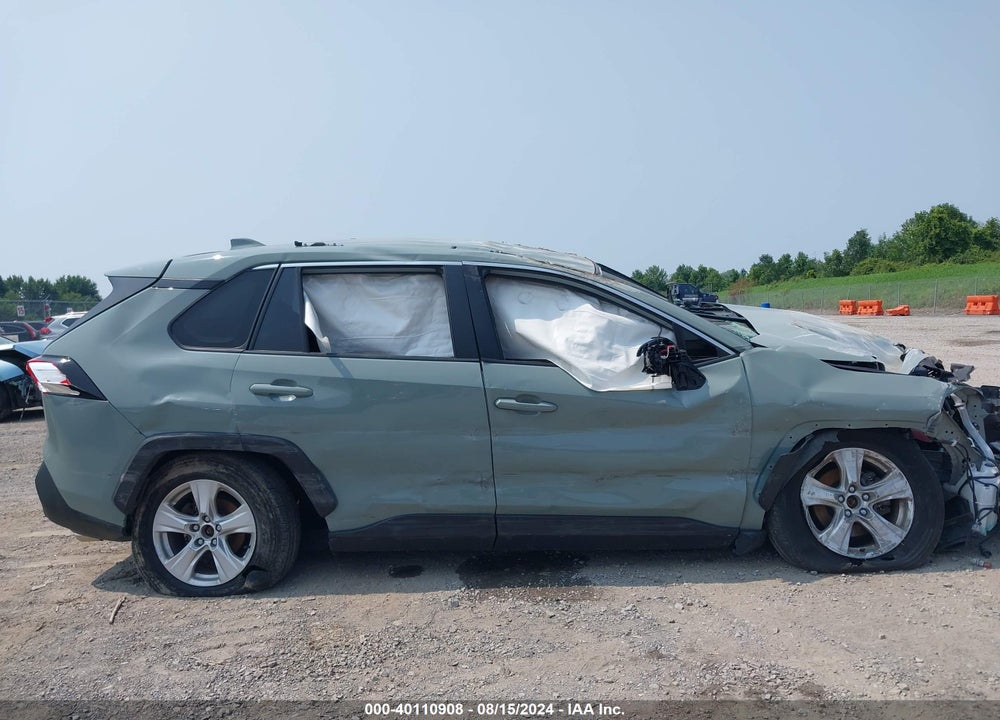 2021 TOYOTA RAV4 XLE VIN: JTMP1RFV8MD075515