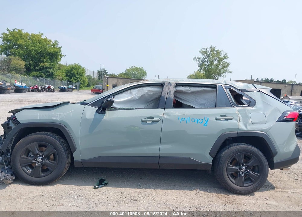 2021 TOYOTA RAV4 XLE VIN: JTMP1RFV8MD075515
