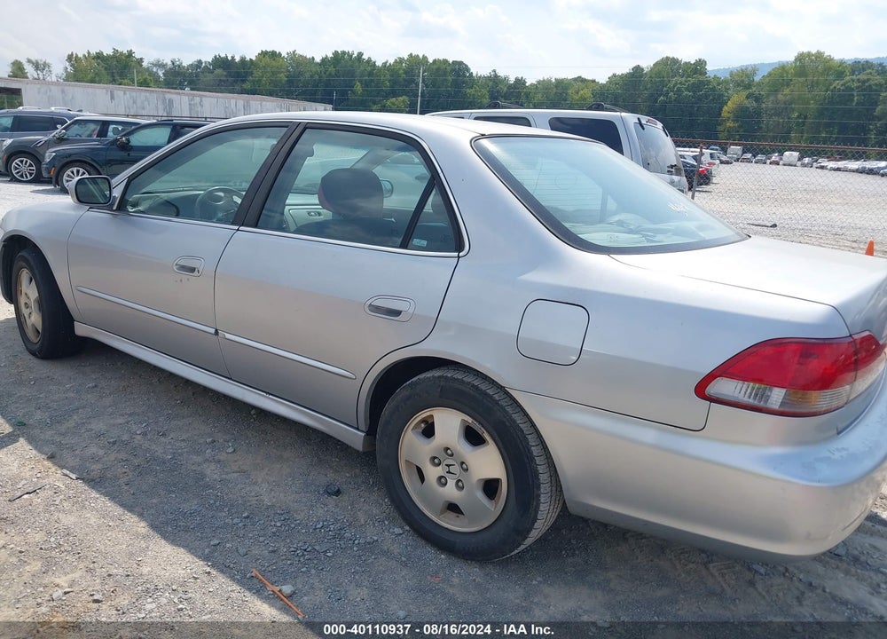 2002 HONDA ACCORD 3.0 EX VIN: 1HGCG16562A079027