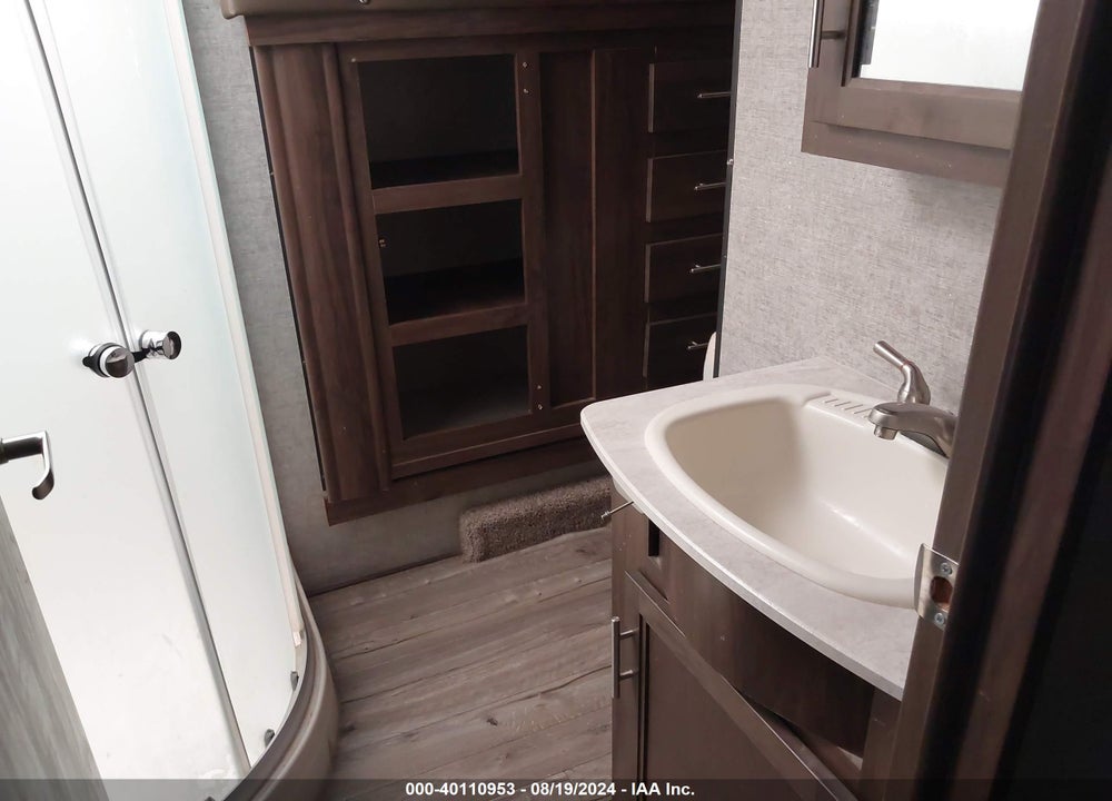 2018 FOREST RIVER CHEROKEE 42' 5TH WHEEL VIN: 5ZT3CKWB7J2701941