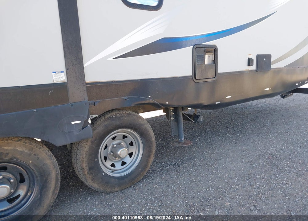 2018 FOREST RIVER CHEROKEE 42' 5TH WHEEL VIN: 5ZT3CKWB7J2701941