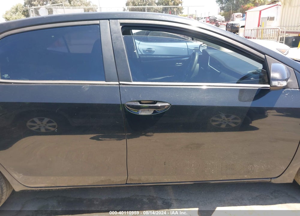 2017 TOYOTA COROLLA SE VIN: 2T1BURHE8HC885633