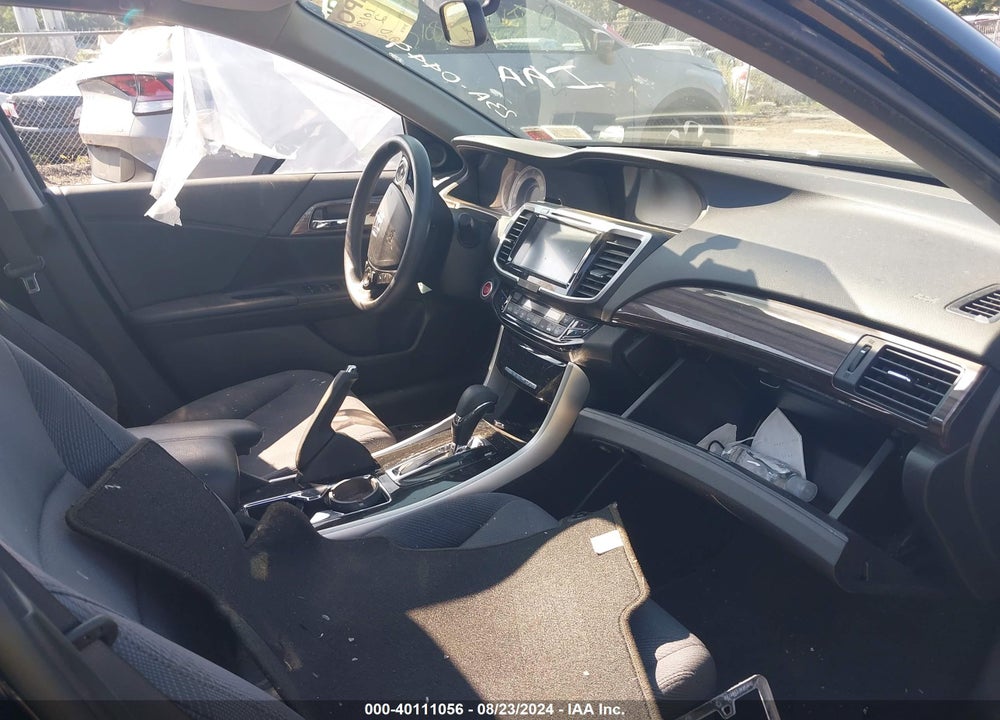 2017 HONDA ACCORD EX VIN: 1HGCR2F70HA212522