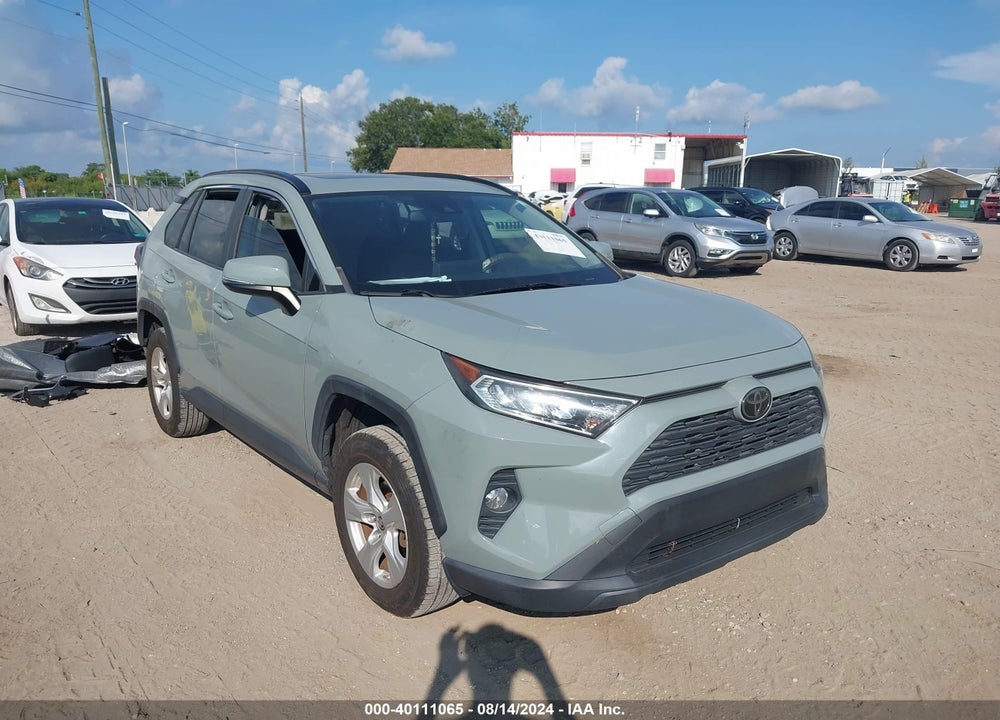 2019 TOYOTA RAV4 XLE VIN: JTMW1RFV6KD505096