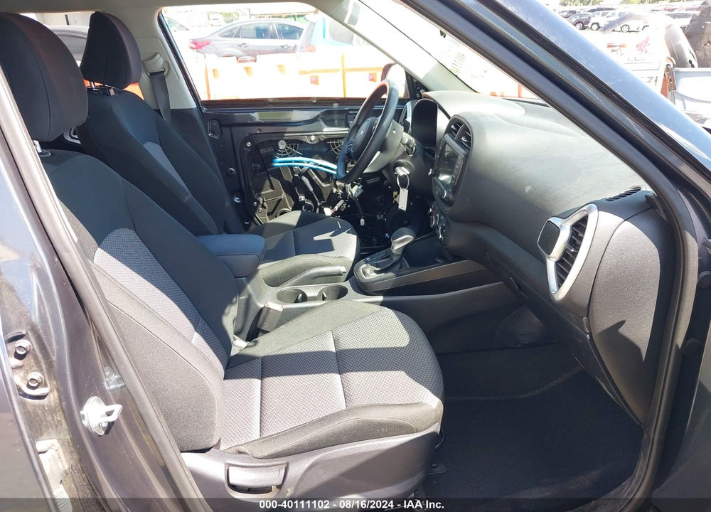 2023 KIA SOUL VIN: KNDJ23AU0P7889370